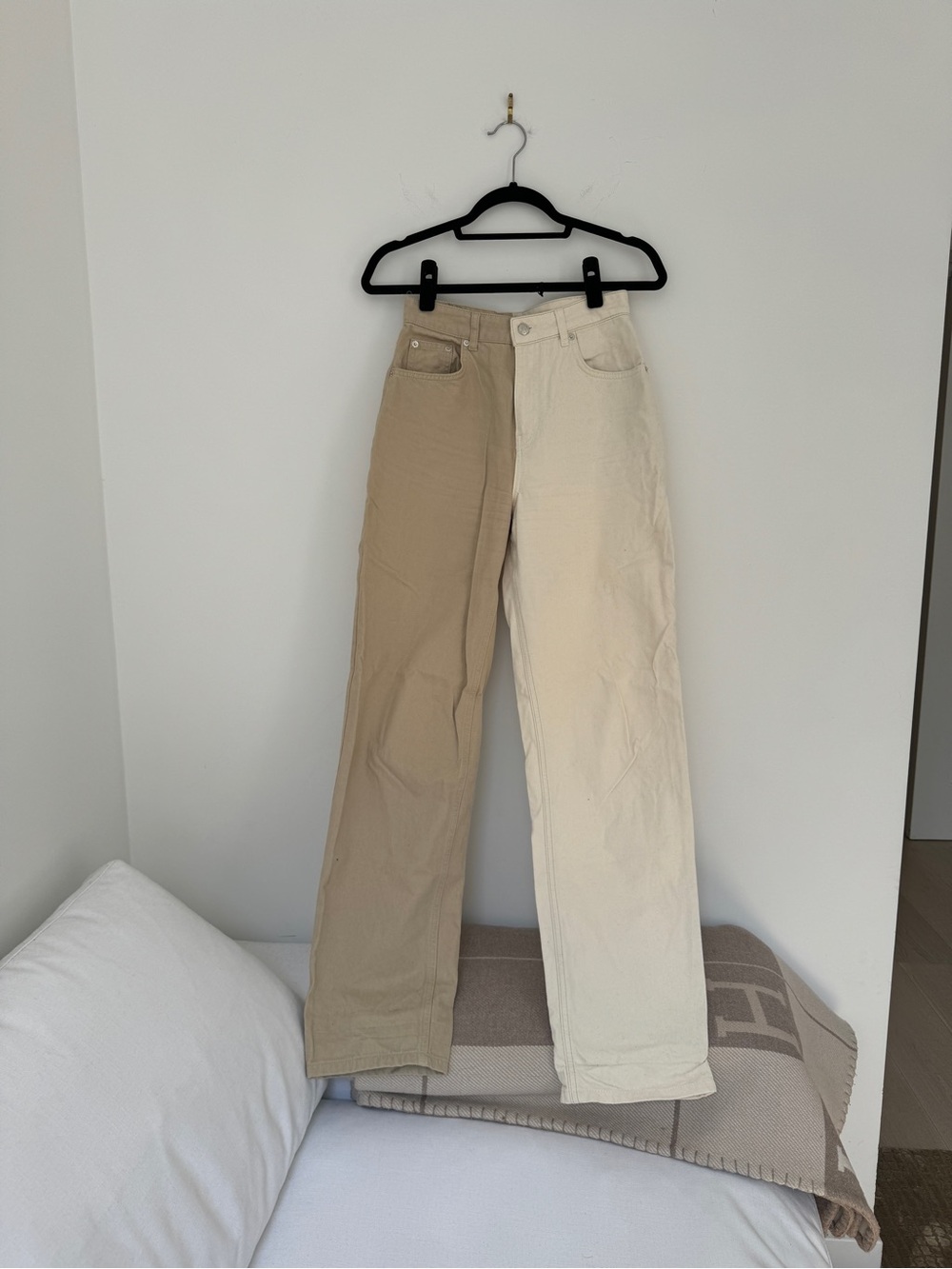 Two-Tone Beige/Cream Straight-Leg Jeans